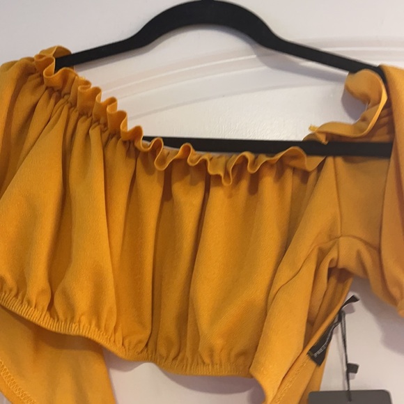 PrettyLittleThing mustard crop tie blouse NWT size 10 - Picture 2 of 3